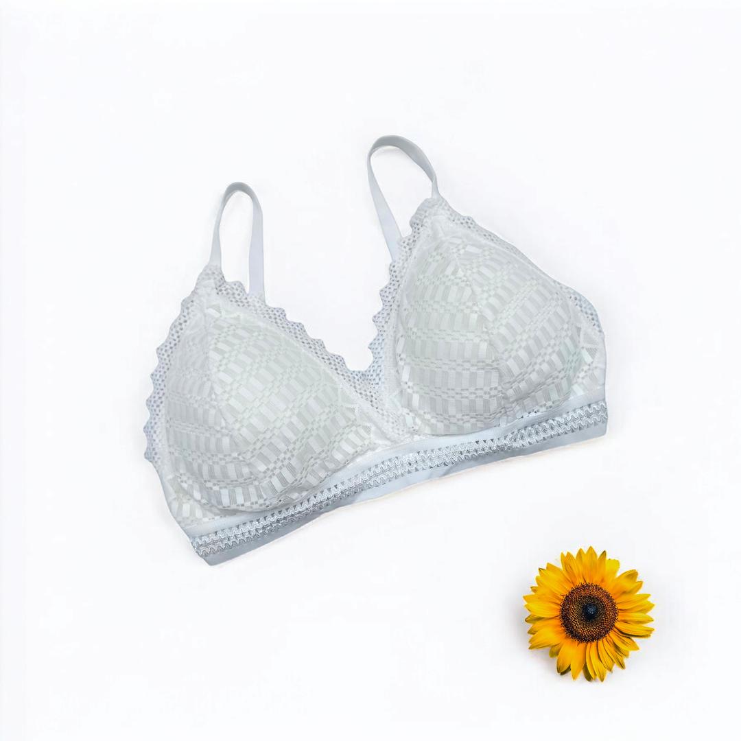 Women’s Fancy Lace Bralette – Soft Wireless Triangle Cup Bra (Comfortable & Stylish)